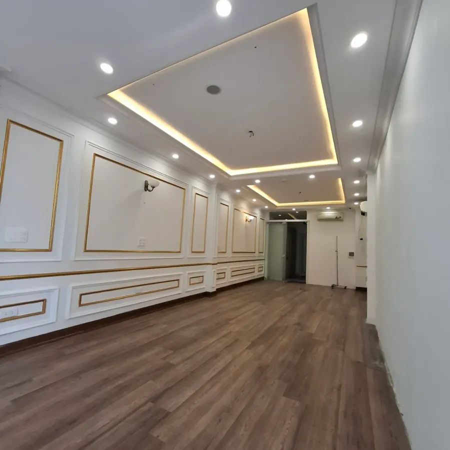 Bán nhà mặt phố Kim Mã Ba Đình 50m2, 6T thang máy, vỉa hè ô tô tránh nhau - Ảnh 1